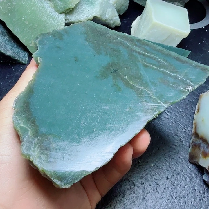 和田玉（糖玉）未镶嵌珠宝奇石