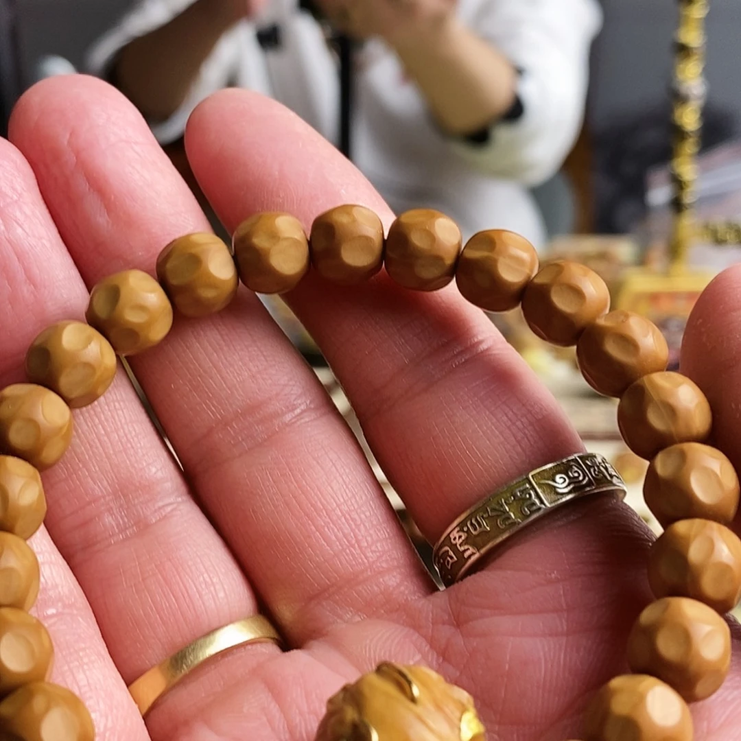 O***O猴头核桃手串奶酪