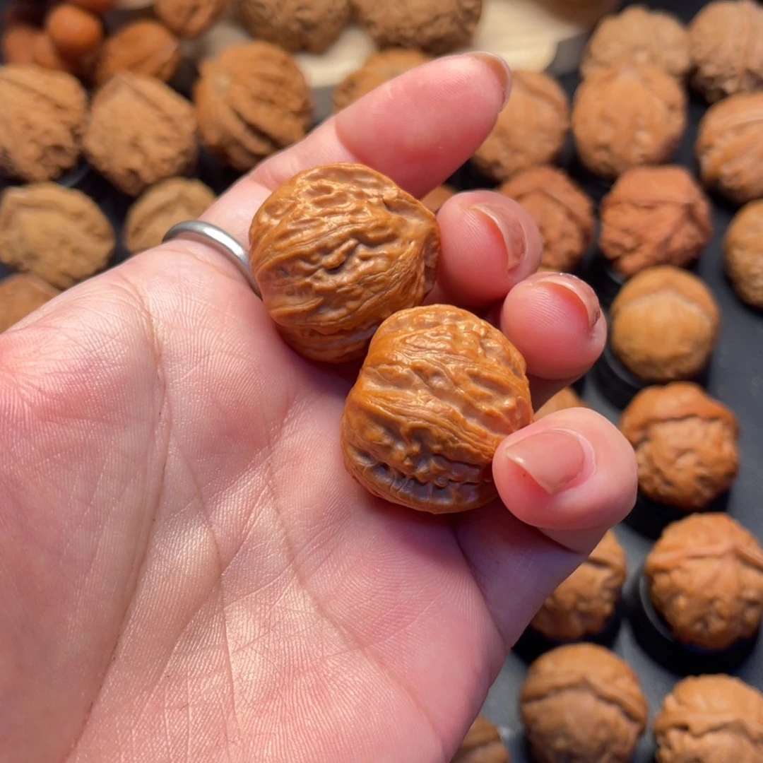 文玩核桃把件不*翁文玩小核桃