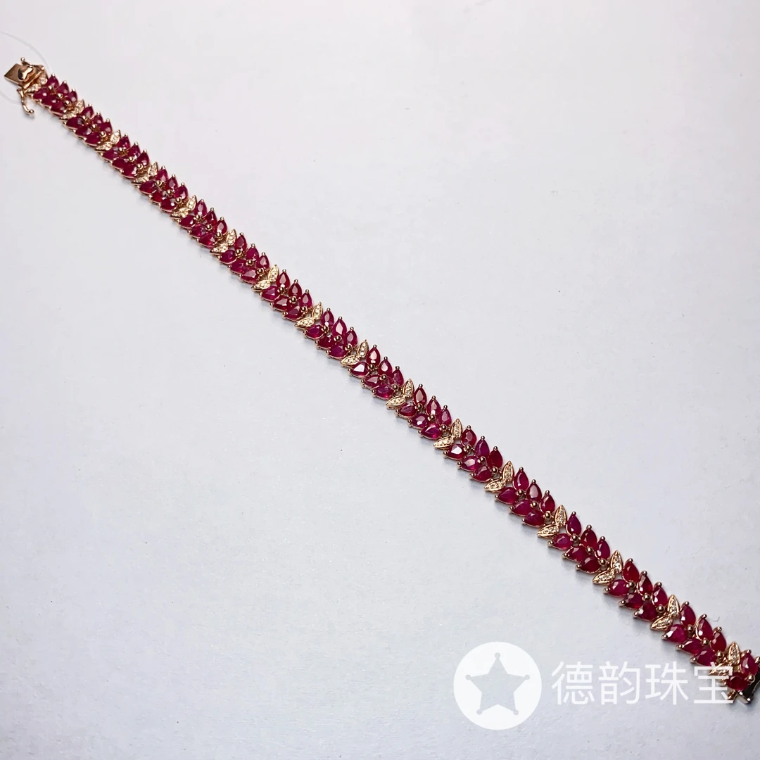 18K金镶嵌红宝石手链