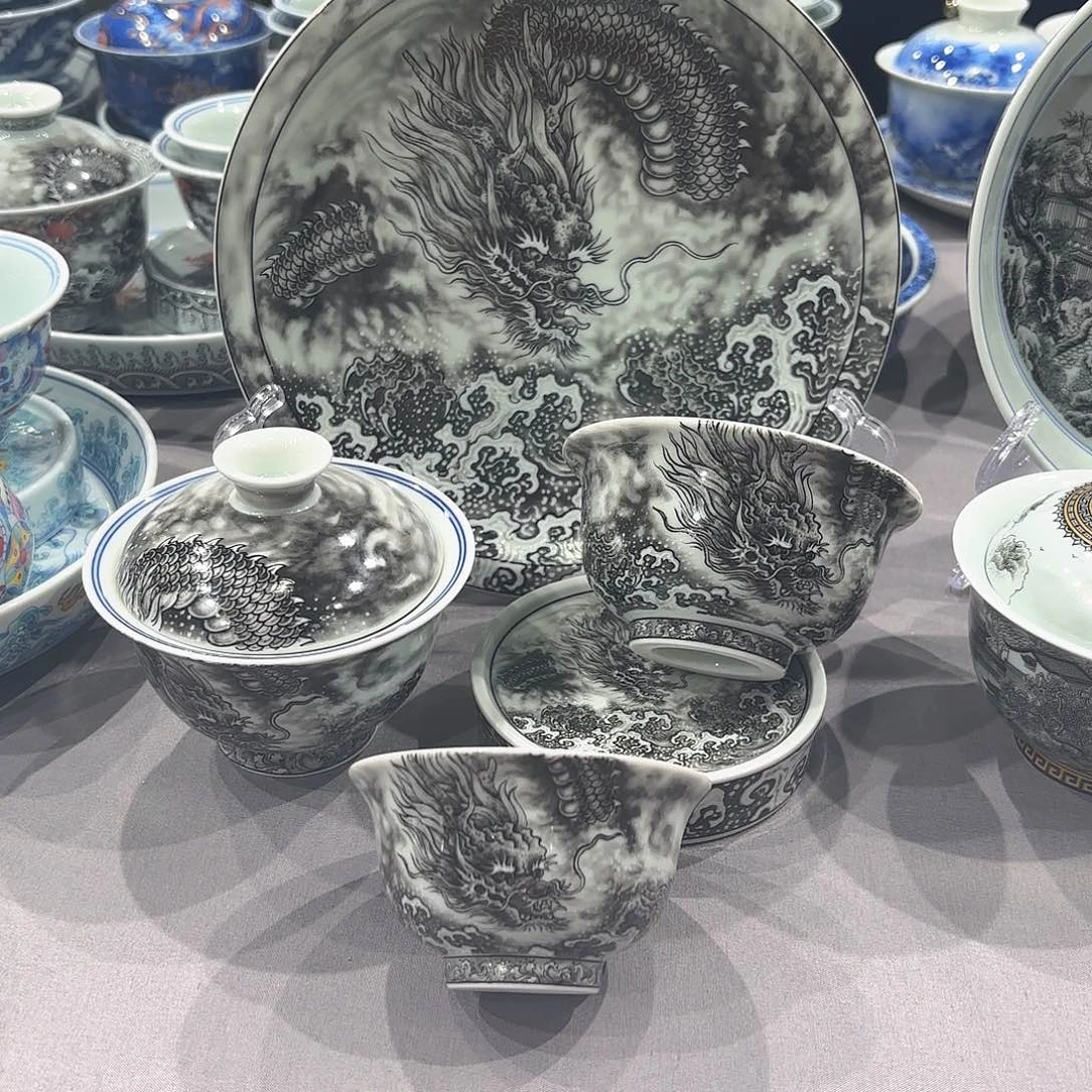 瓷片景德镇市和上海浦东新区的部分