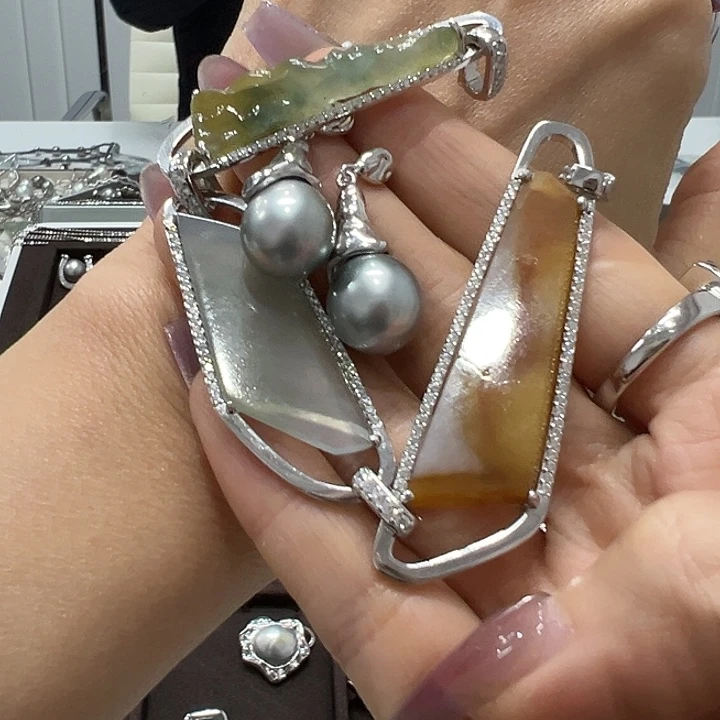 银S925镶嵌耳饰海水珍珠凡*