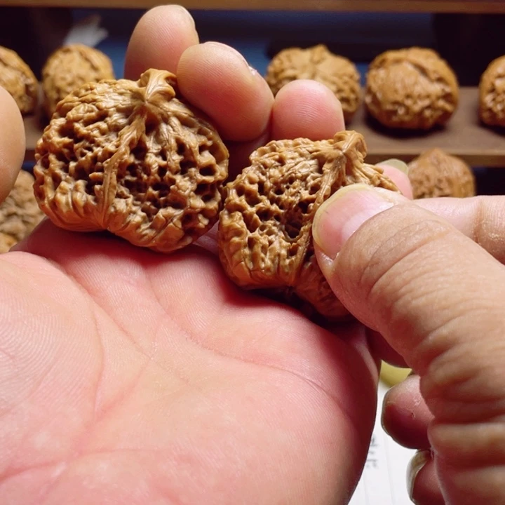 把件文玩核桃座山雕