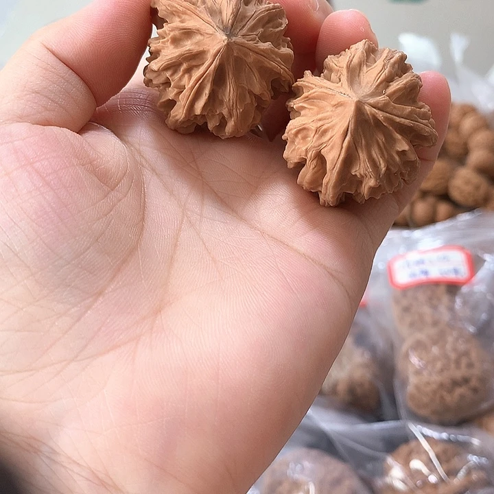 文玩核桃吊坠三棱