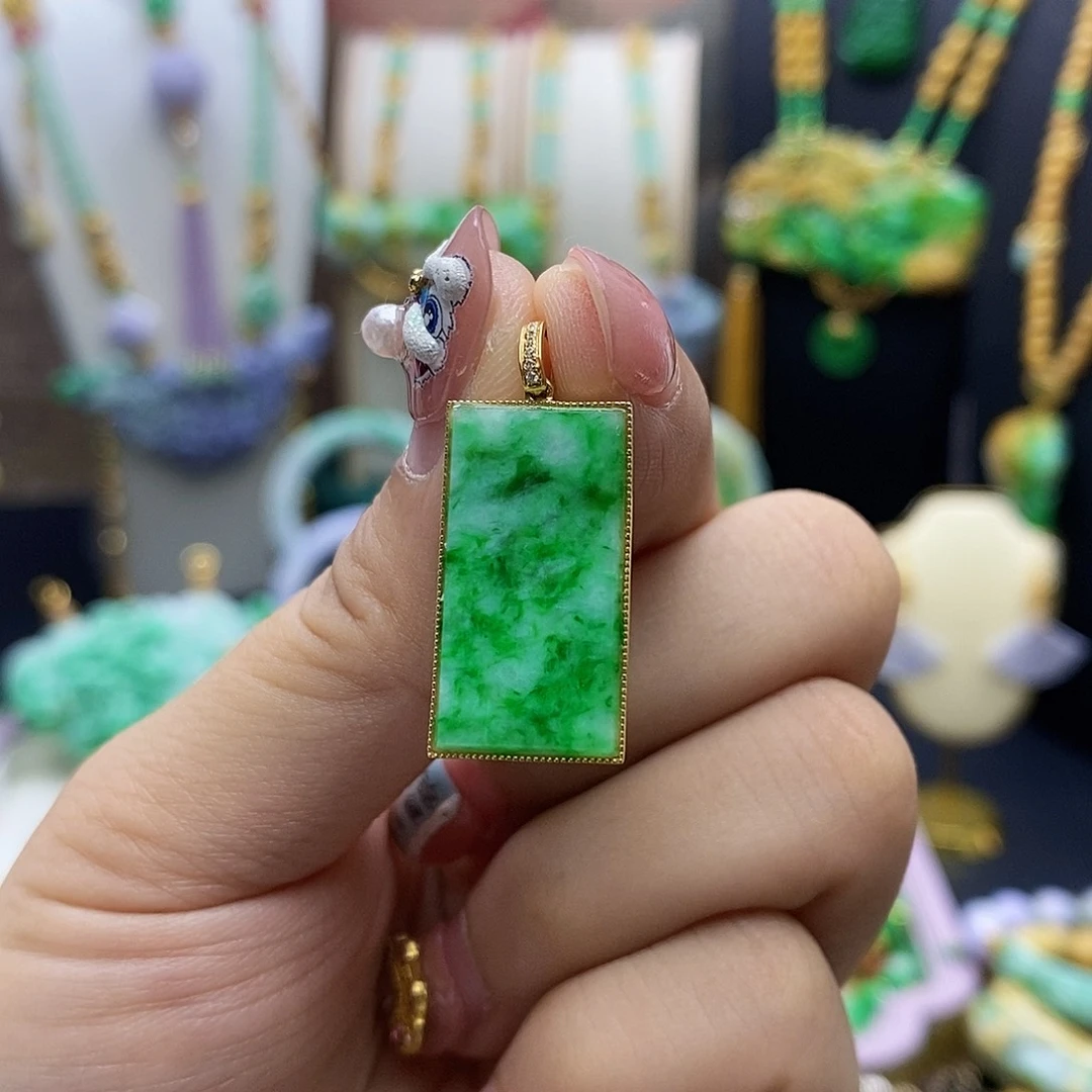 翡翠颈饰18K金镶嵌天然