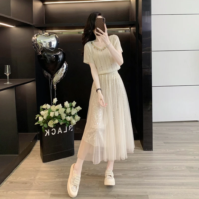 夏季时尚套装裙女显瘦减龄镂空针织衫短袖+网纱半身裙两件套洋气
