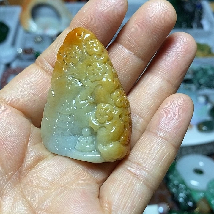 翡翠未镶嵌吊坠(赠链)