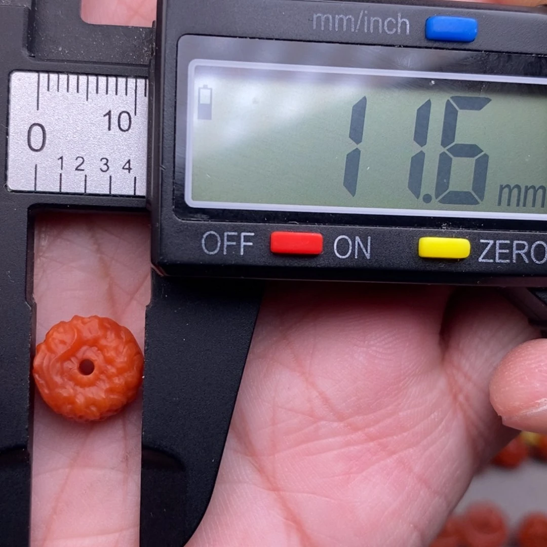 南红玛瑙配饰未镶嵌