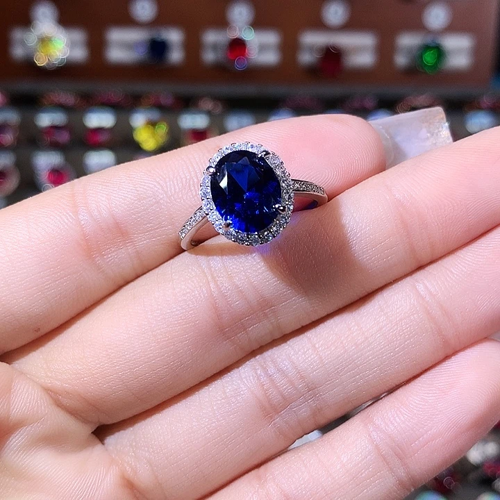 蓝宝石银S925镶嵌戒指白810