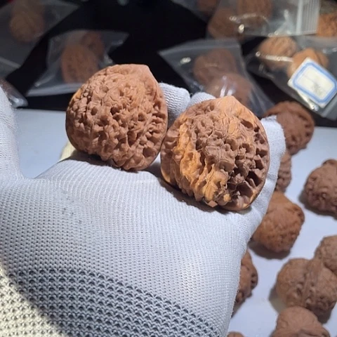 文玩核桃吊坠龙鼎官帽