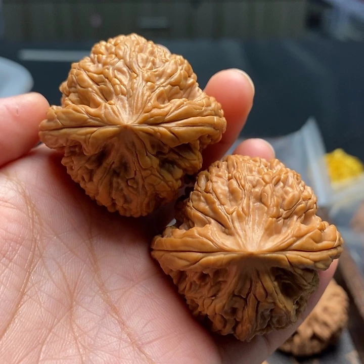 浩***空文玩核桃把件虎头王43尺