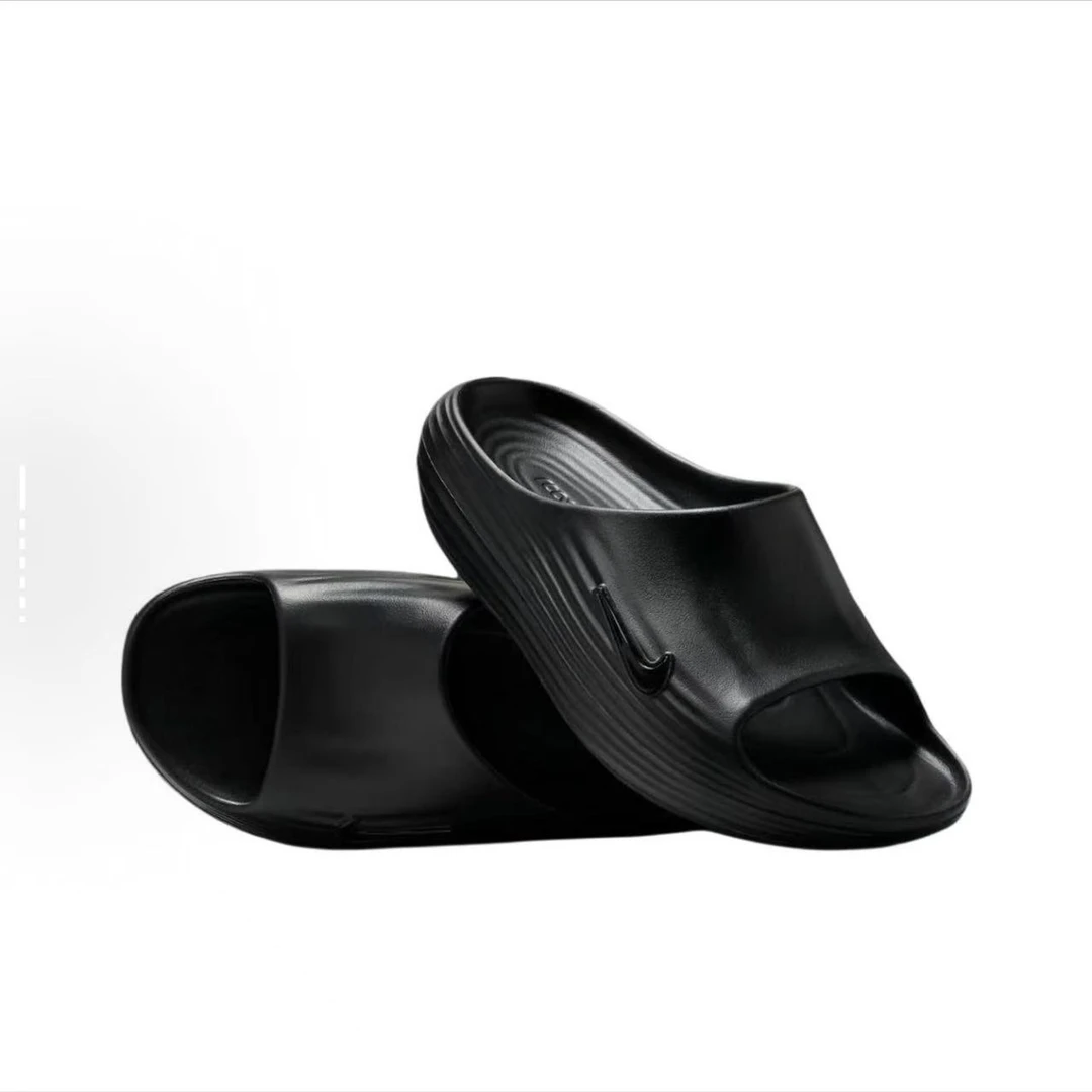 【西安利和体育正品保证】NIKE 纯黑男子运动厚底拖鞋HV4479-001