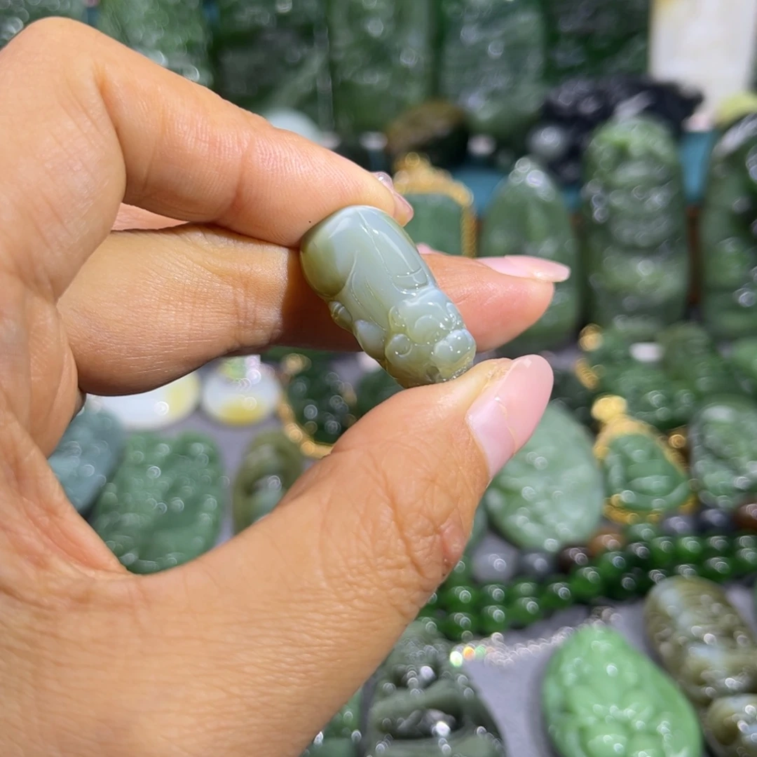 倒***彩和田玉未镶嵌颈饰