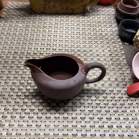 微瑕，不能明火，紫砂奶杯2个
