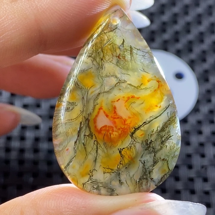 玛瑙/玉髓颈饰未镶嵌江**娇