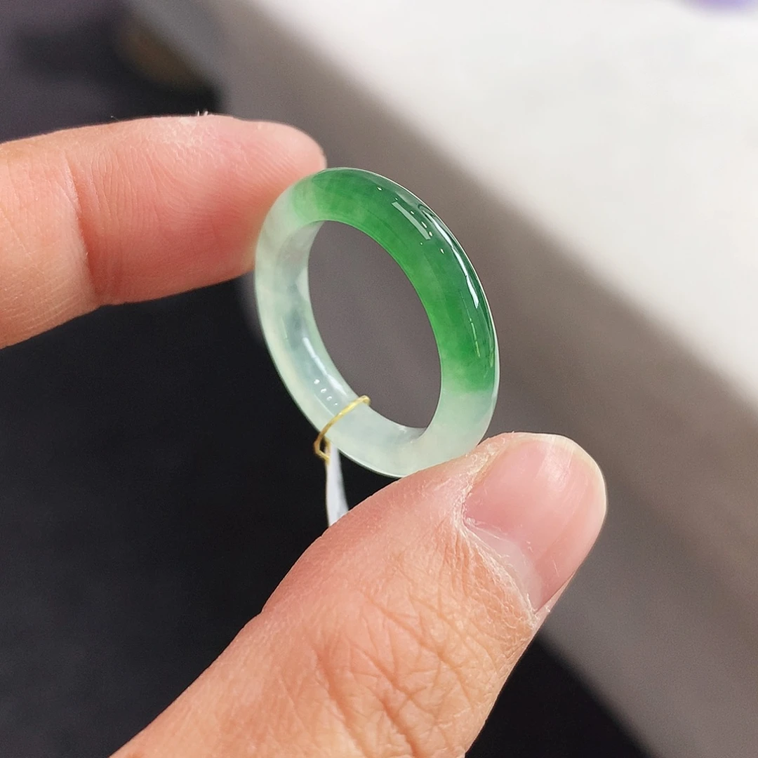 翡翠未镶嵌戒指18号