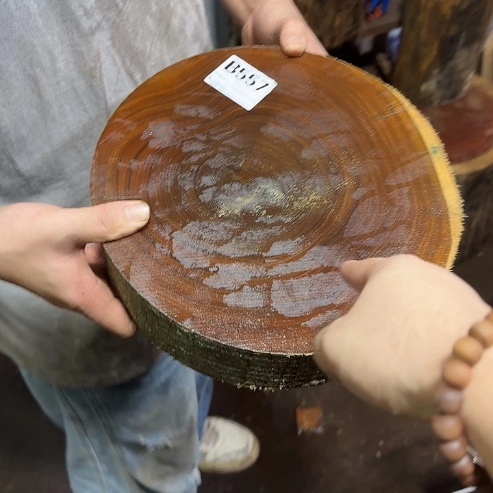 固***、染料紫檀（血檀）绿檀557