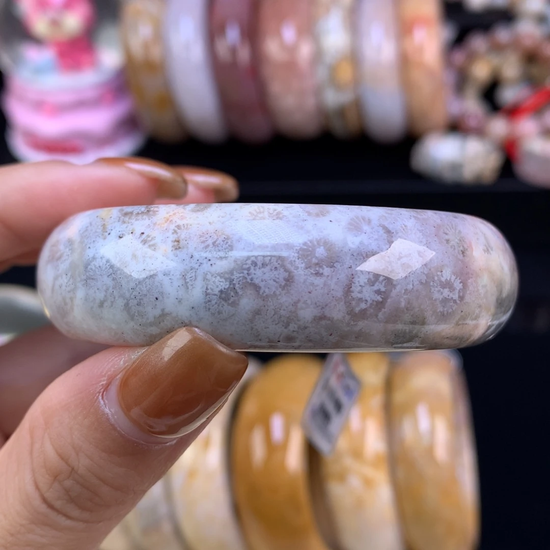 硅化珊瑚（珊瑚玉）未镶嵌颈饰福利手镯53.2口（51号）