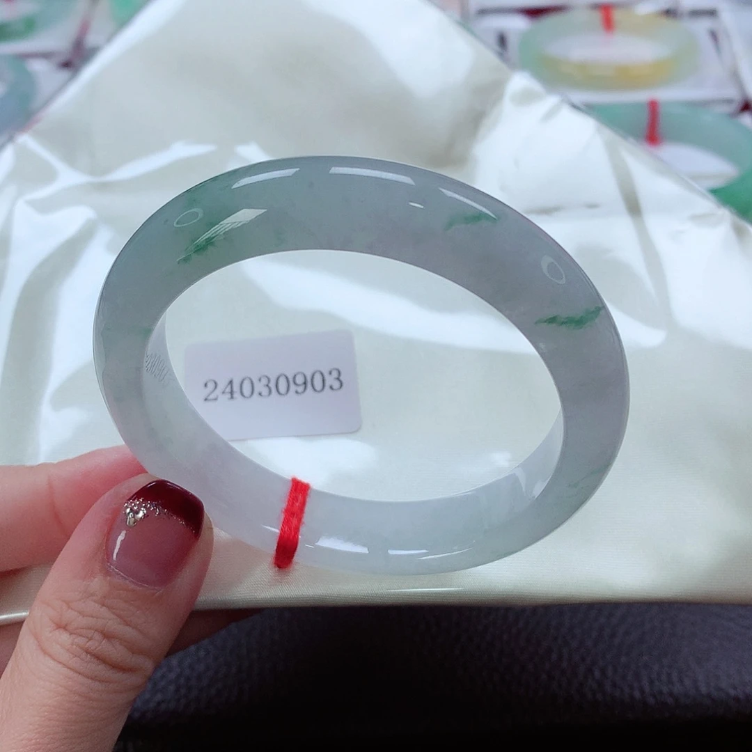 翡翠手镯未镶嵌天然A货翡翠