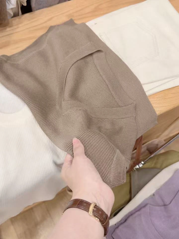七言家巨好看！洋气穿搭#咖色U领遮副乳显瘦背心@