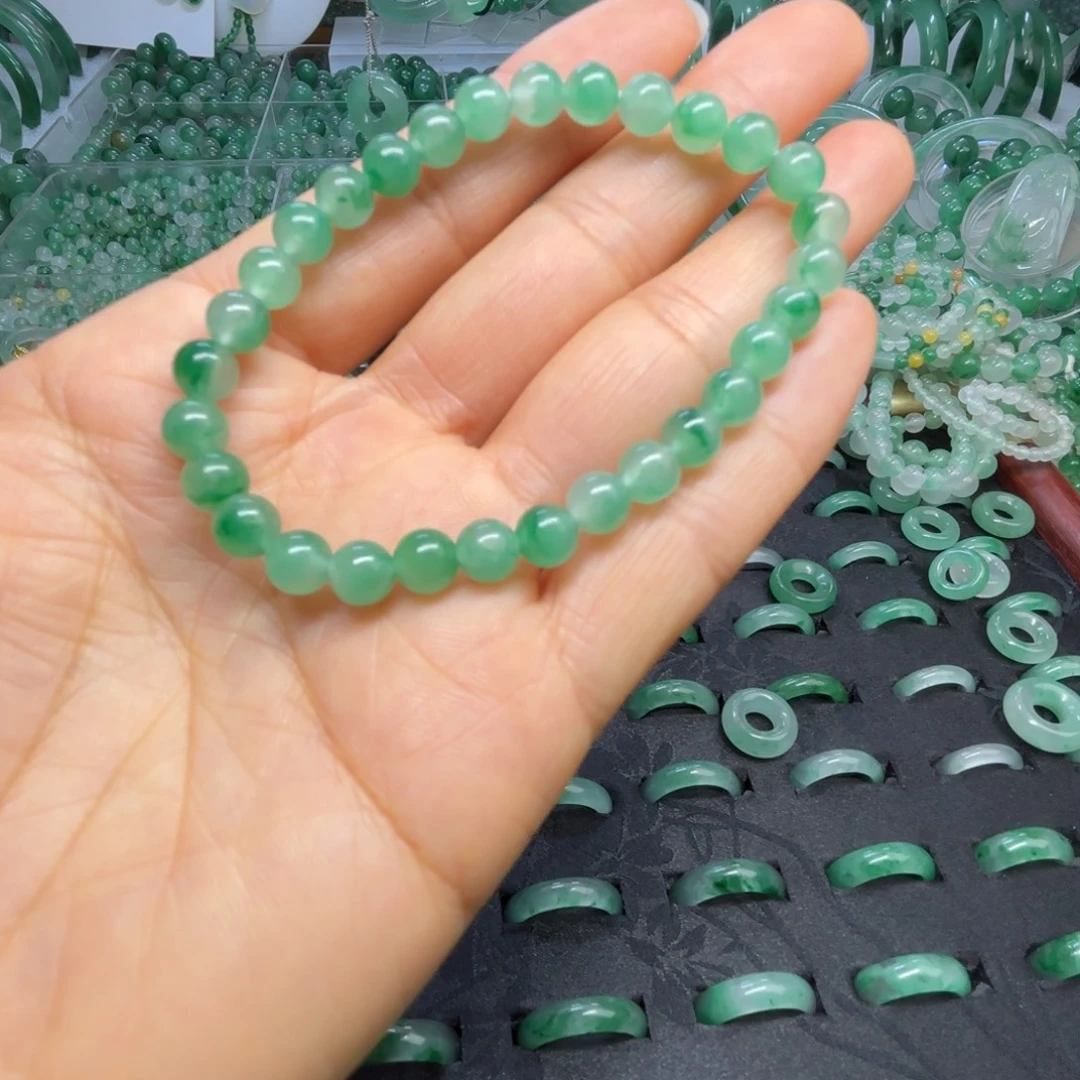 石英质玉（非洲翠）未镶嵌散珠冰甜绿珠子手串