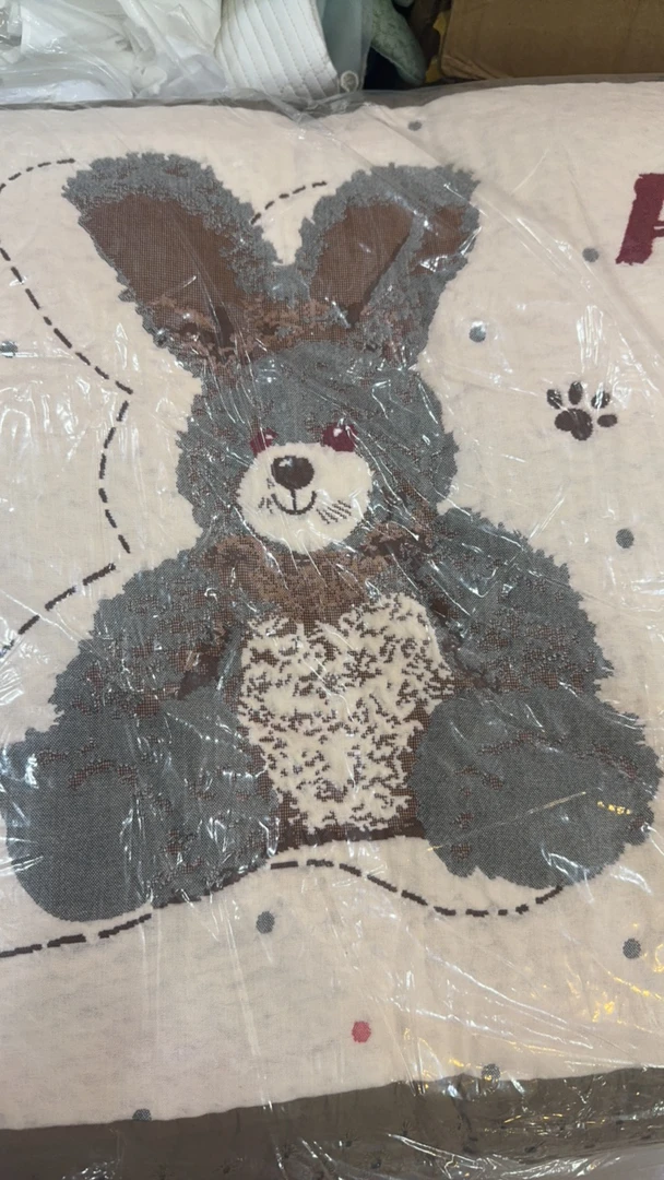 枕巾        毛绒兔