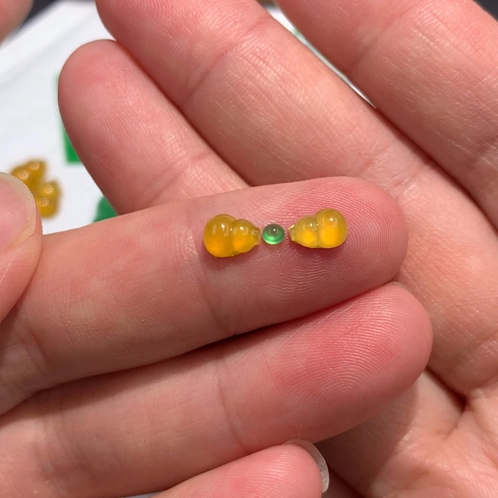 翡翠裸石翡翠葫芦