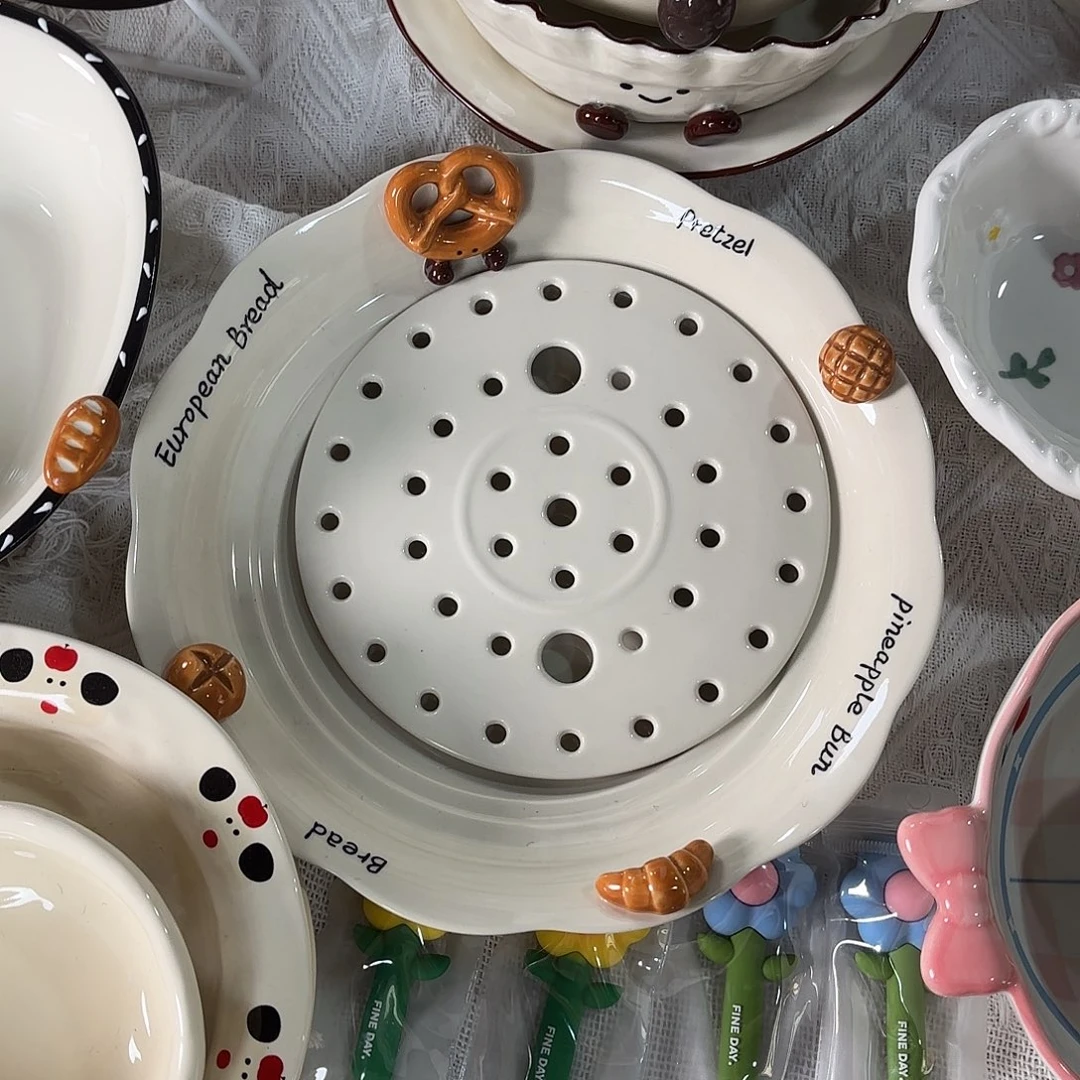 白瓷碱水结十寸盘子