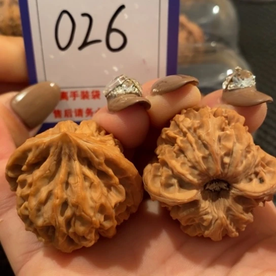 文玩核桃吊坠026尺37