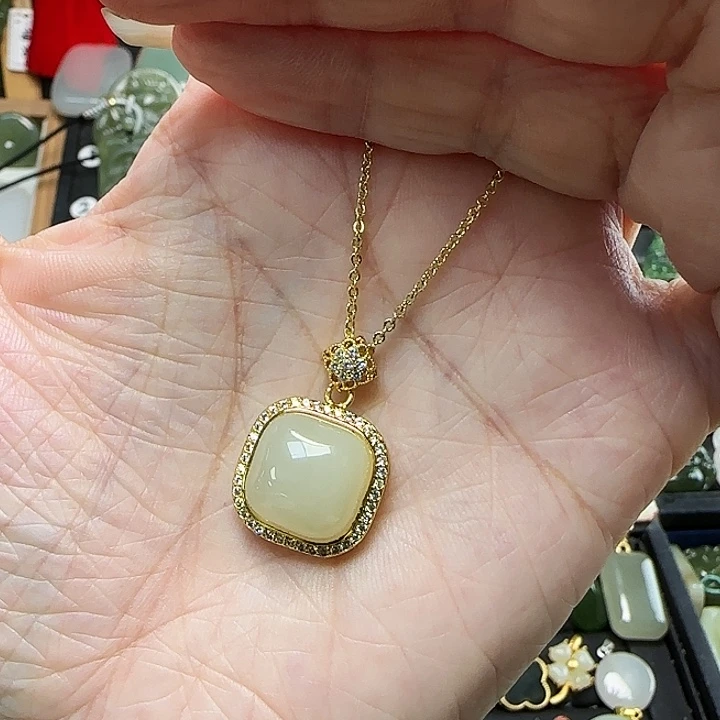 和田玉银S925镶嵌吊坠(赠链)