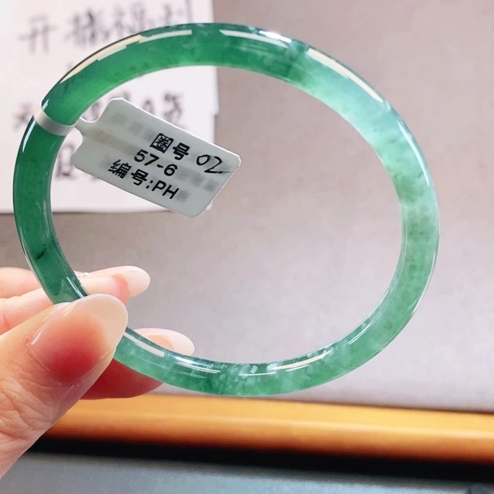 翡翠未镶嵌手镯翡翠手镯2