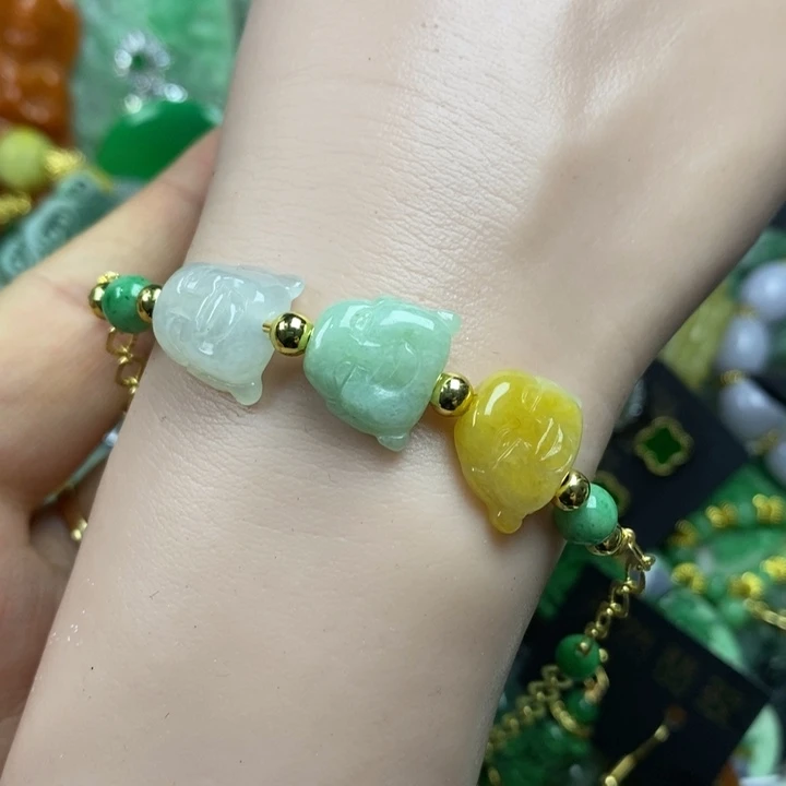 翡翠未镶嵌吊坠(赠链)