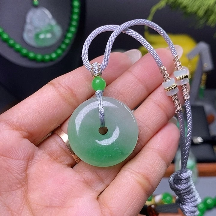 吊坠(赠链)未镶嵌翡翠