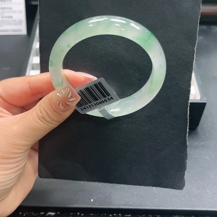 石英质玉（非洲翠）未镶嵌手镯