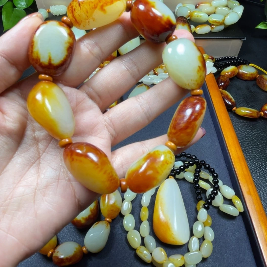 颈饰未镶嵌和田玉