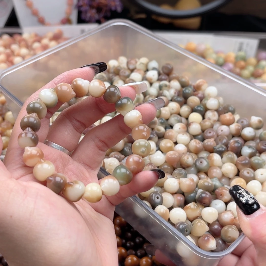 白玉菩提吊坠a12mm22颗。三花猫 猫头