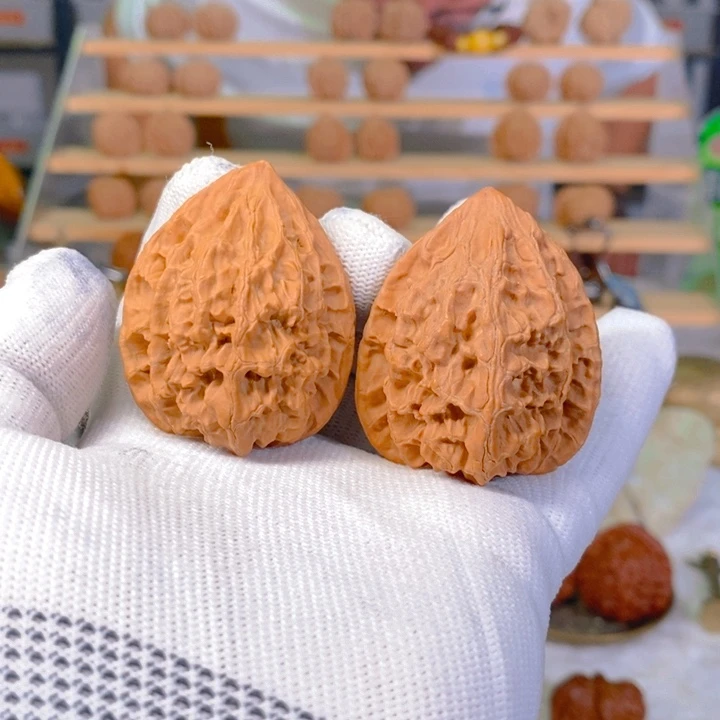 吊坠文玩核桃穿山甲