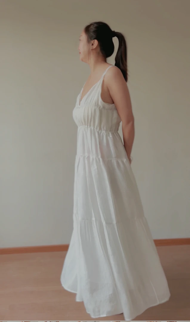 法式白色仙女裙蚕丝亚麻吊带连衣裙海边度假显瘦长裙夏季小众气质
