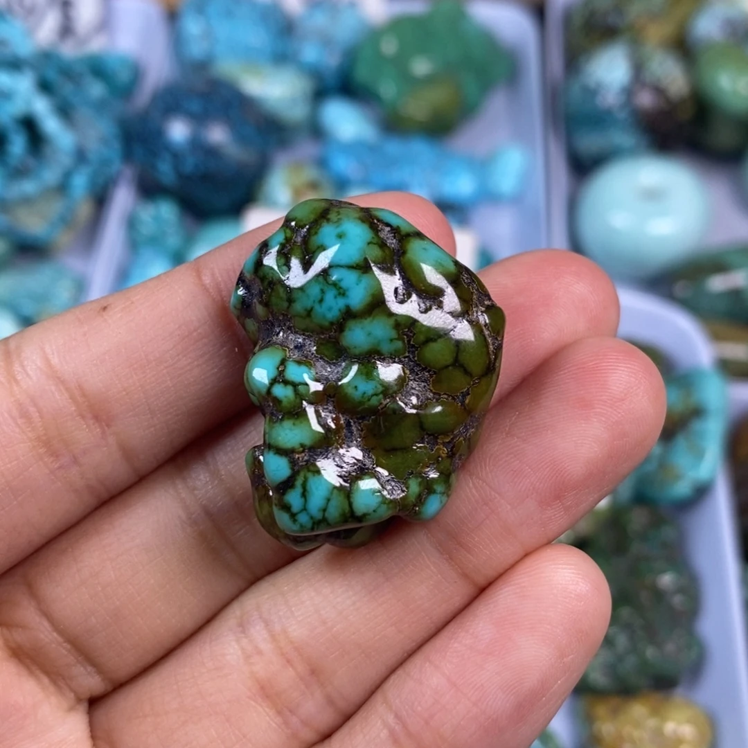 绿松石未镶嵌颈饰