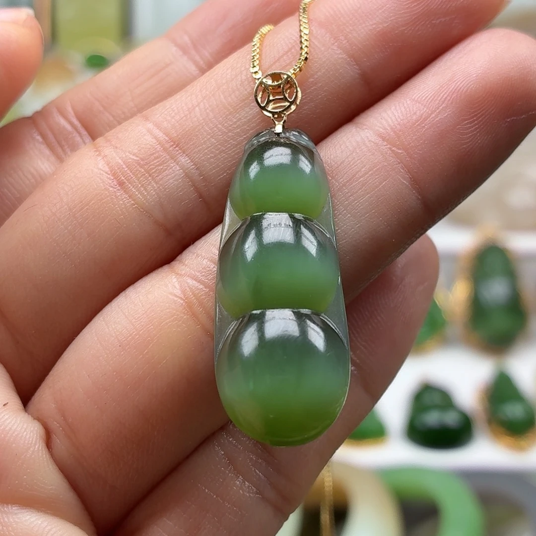 和田玉18K金镶嵌颈饰猫眼