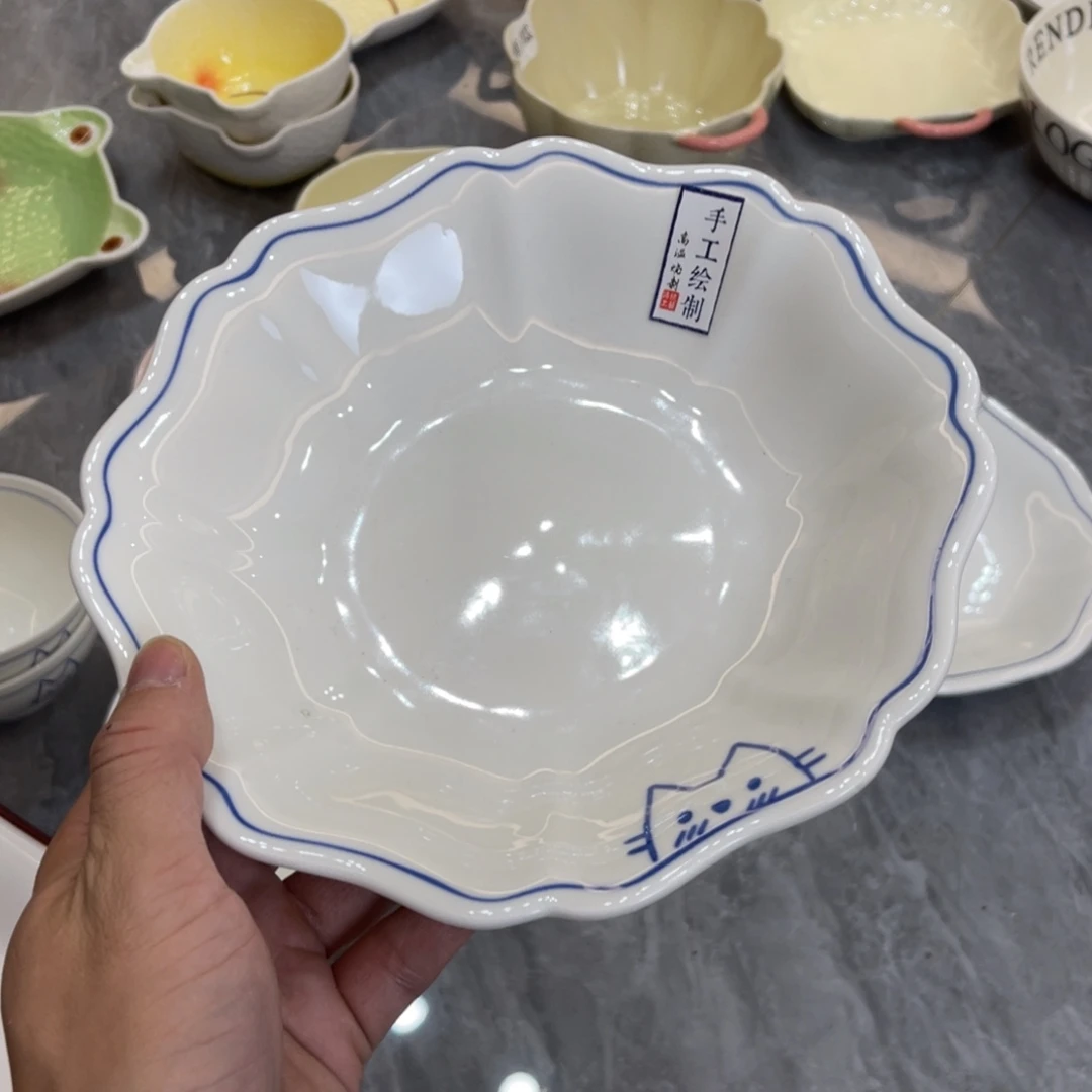 陶瓷微瑕餐具介意勿拍，满18飞！