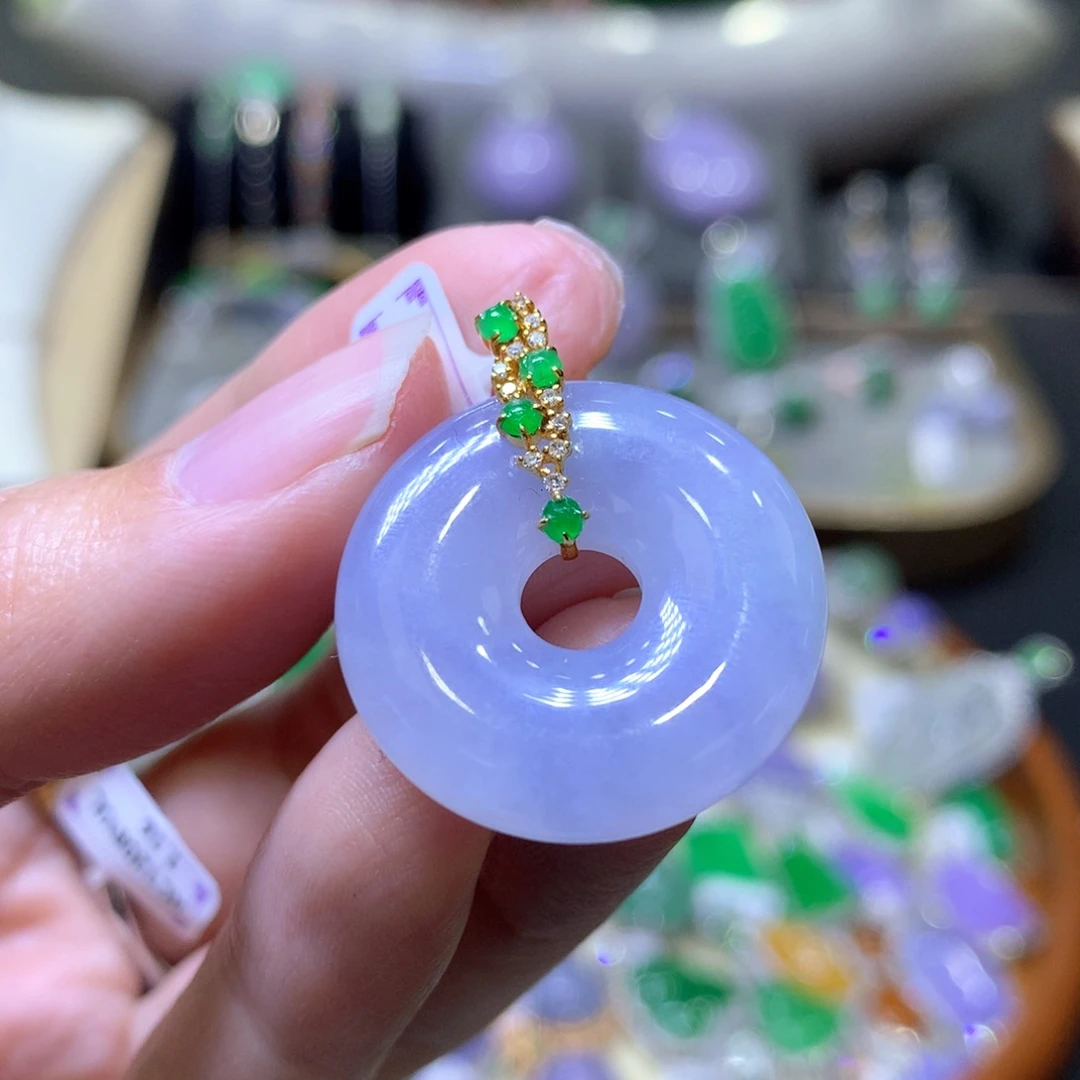 【闪购商品】翡翠颈饰18K金镶嵌翡翠吊坠项链