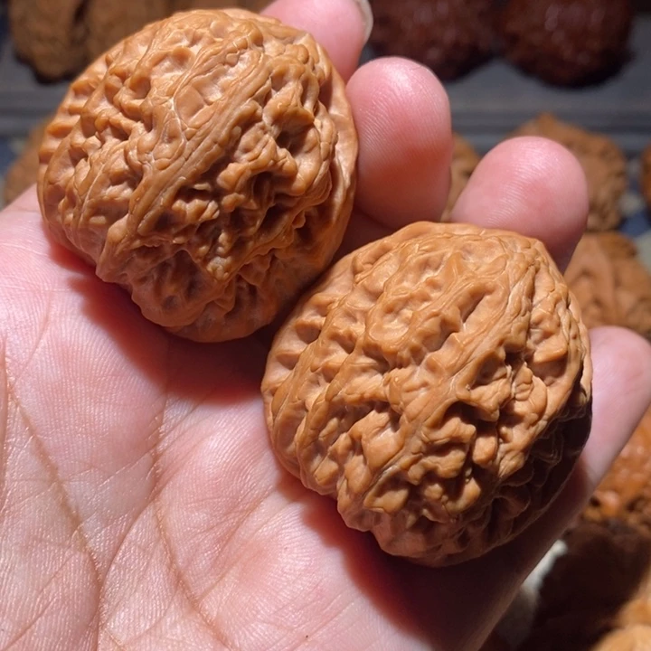 飞***弟文玩核桃吊坠核桃