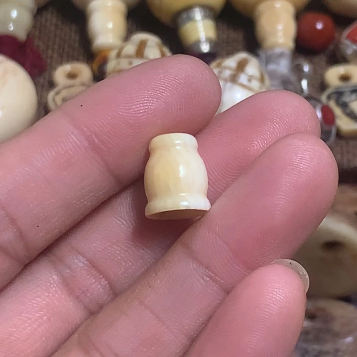 牛***哈龙脊菩提吊坠配饰