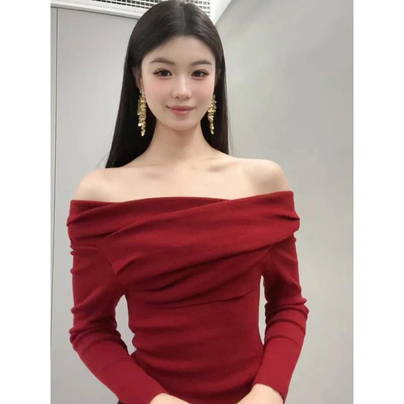 红色一字肩上衣女秋冬露肩长袖修身针织毛衣内搭2024新款配马面裙