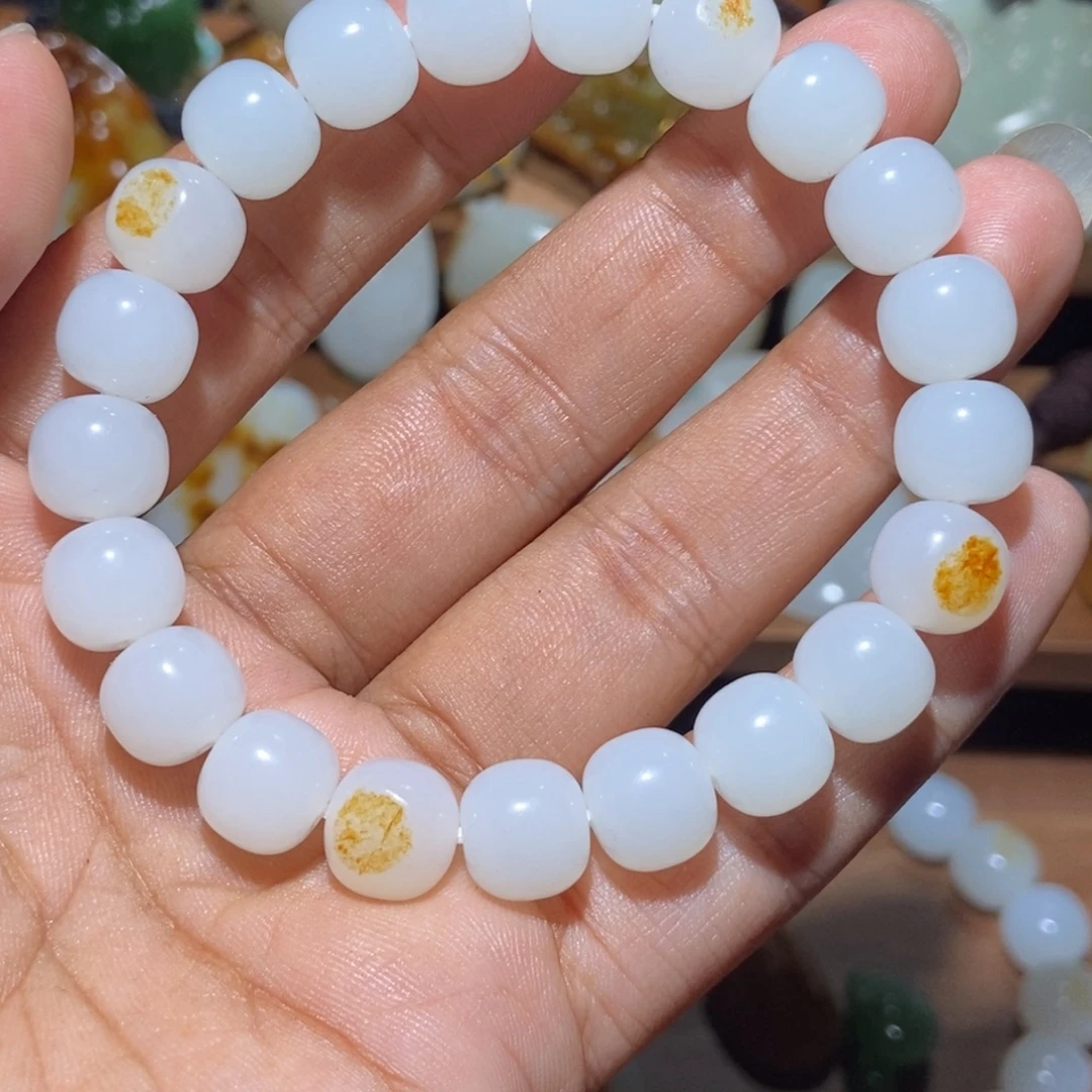 良***日和田玉未镶嵌颈饰