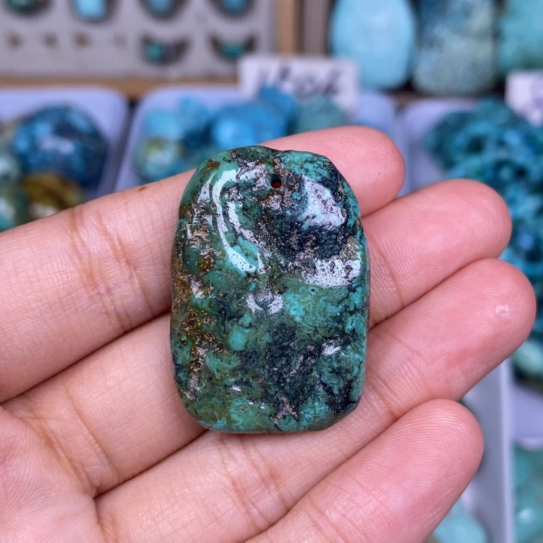 绿松石未镶嵌颈饰