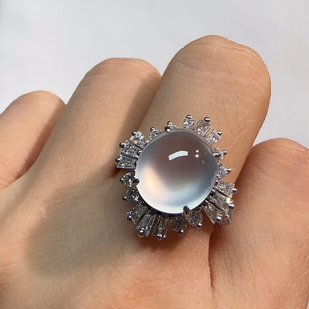 翡翠18K金镶嵌戒指蛋面