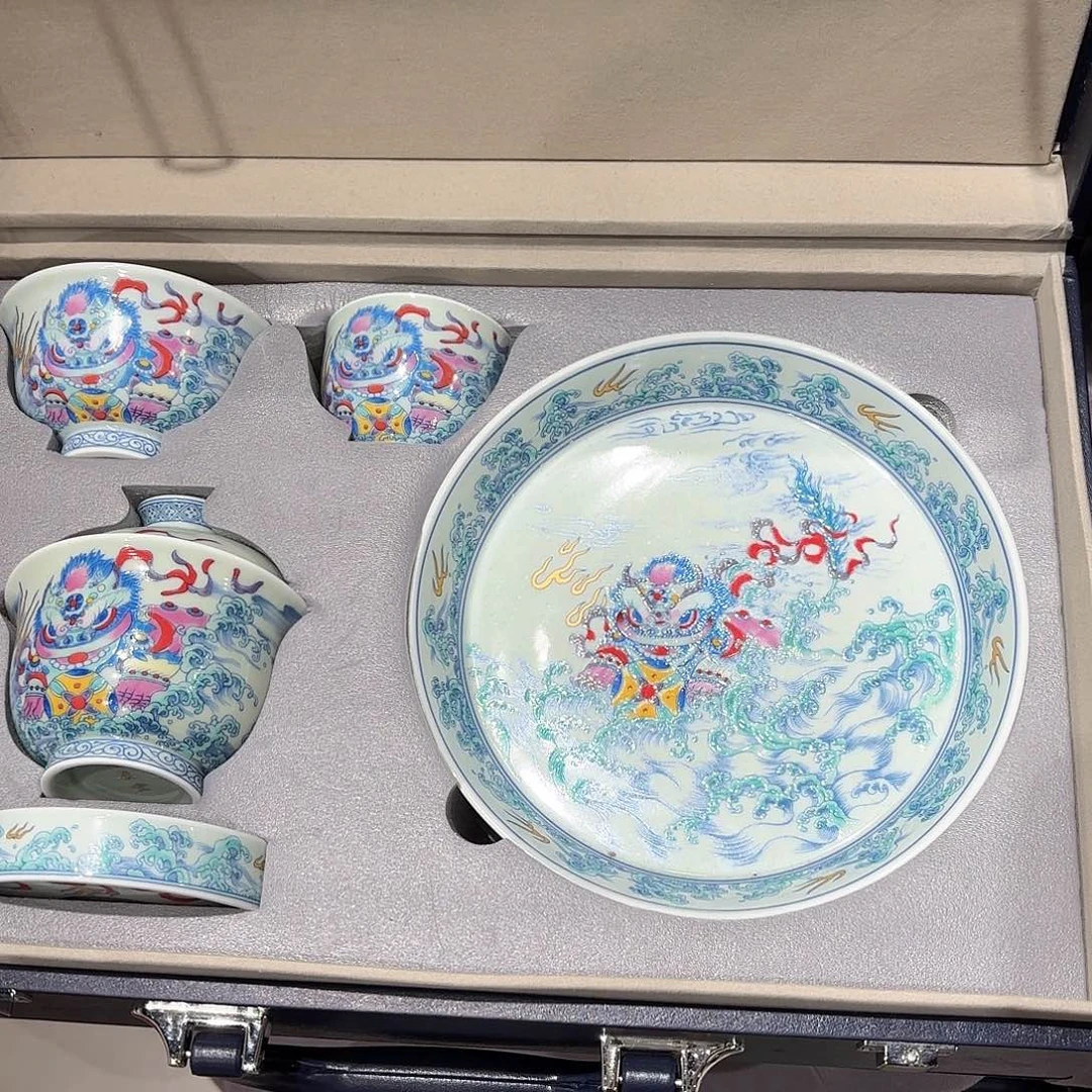 瓷片景德镇瓷器精品陈列