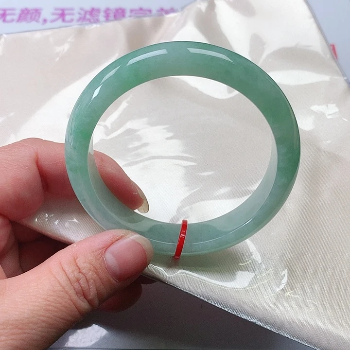 翡翠手镯未镶嵌翡翠050